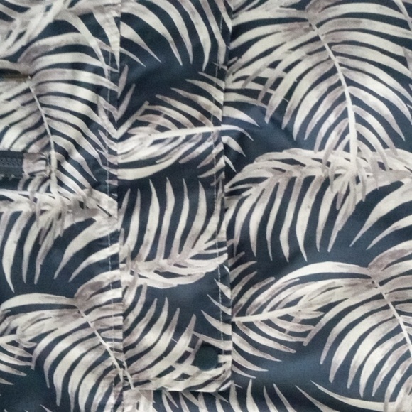 Pullover Windbreaker - Picture 4 of 9